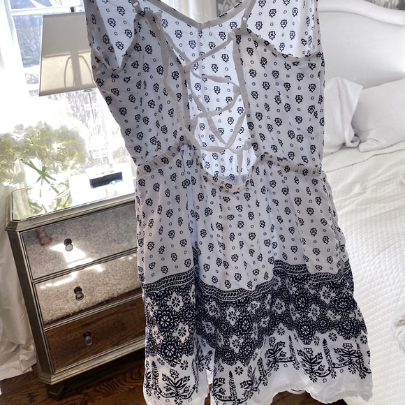 floral romper (w adjustable straps!) - Picture 2 of 2